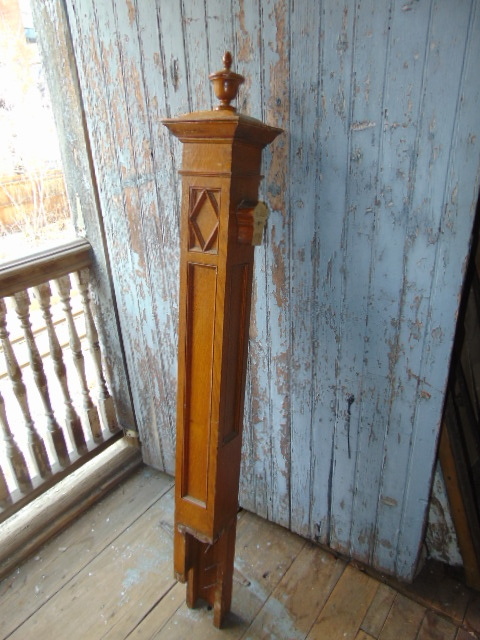 Set Unpainted Victorian Posts Large Finials