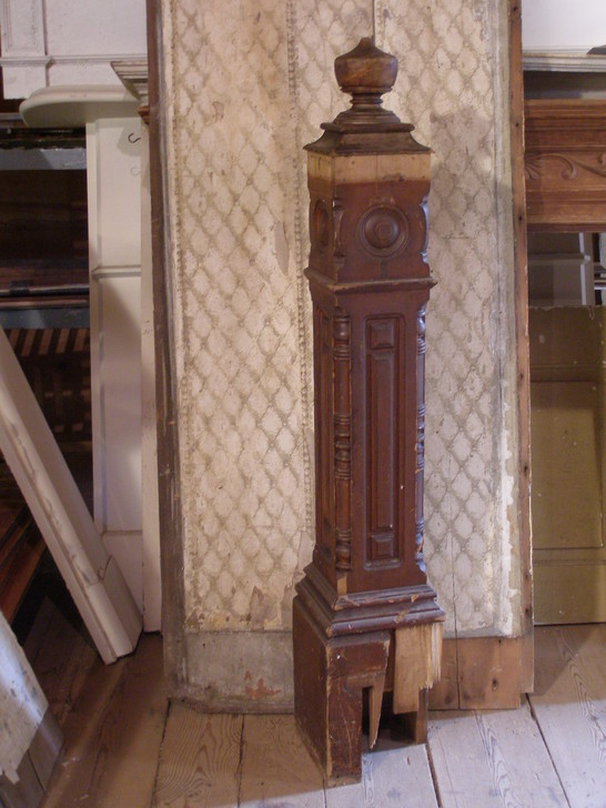 Victorian Box Style Newel Post